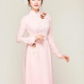 ao-dai-dam-hoi-mau-hong